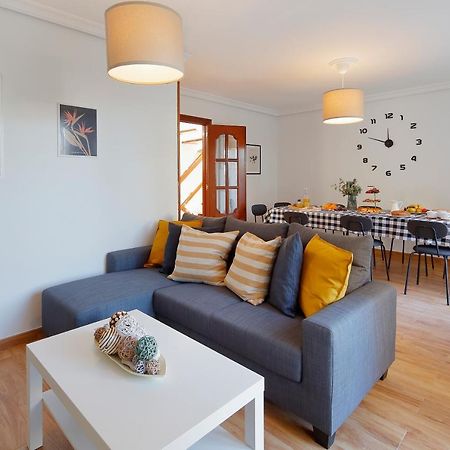 הוילה גיחון 158A Triplex Rinconin Con Piscina מראה חיצוני תמונה