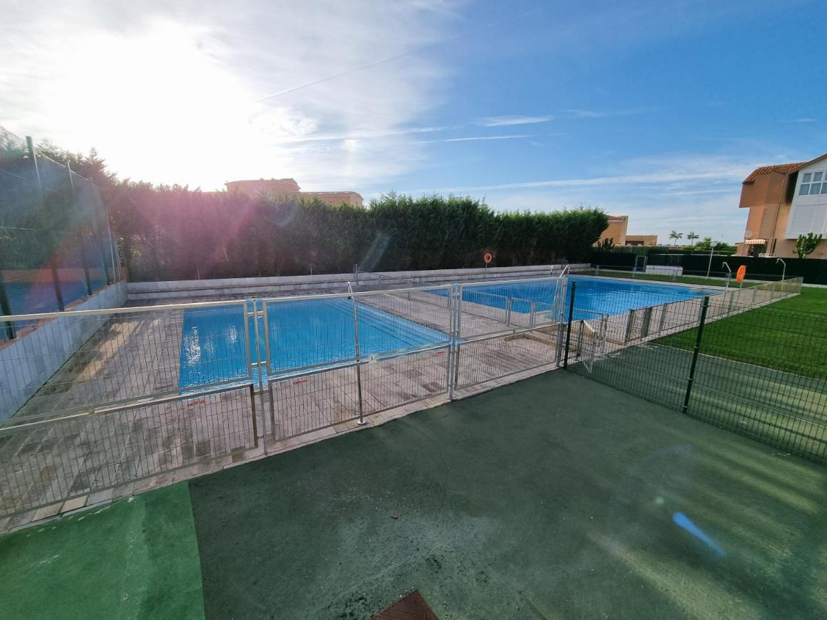 הוילה גיחון 158A Triplex Rinconin Con Piscina מראה חיצוני תמונה
