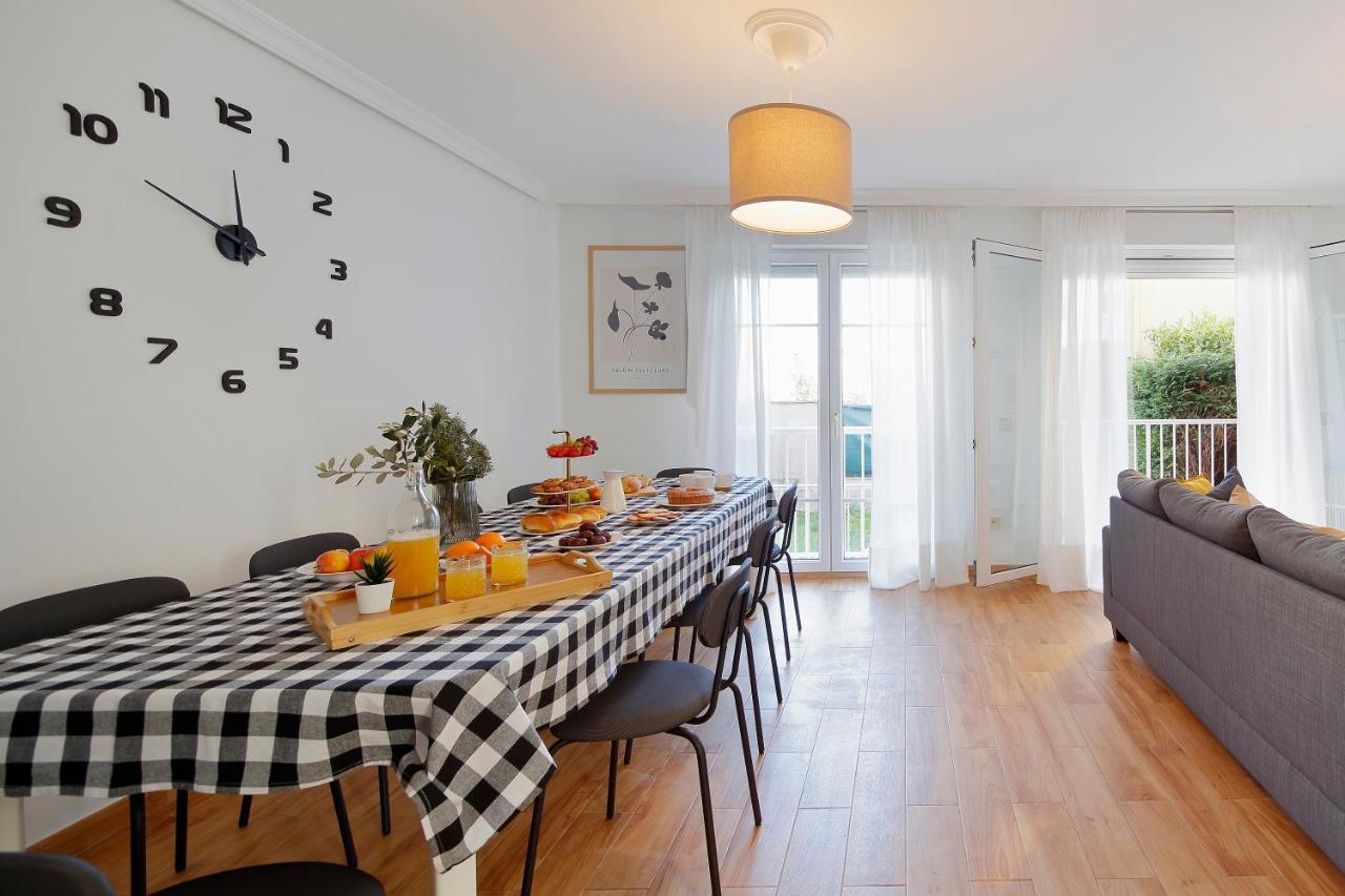 הוילה גיחון 158A Triplex Rinconin Con Piscina מראה חיצוני תמונה